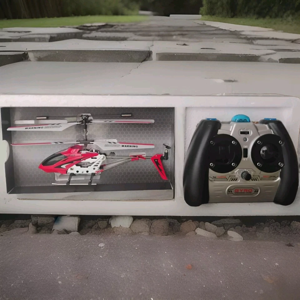 Remote Control Syma 3 Helicopter S107G with USB Charger. - Image 4 of 4
