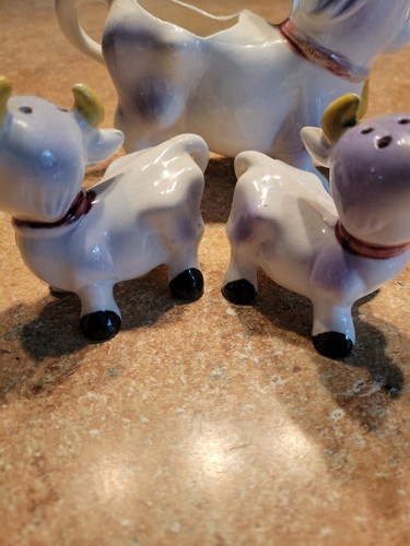 Vtg cow creamer baby calf salt pepper set Anthropomorphic porcelain purple - Picture 5 of 10