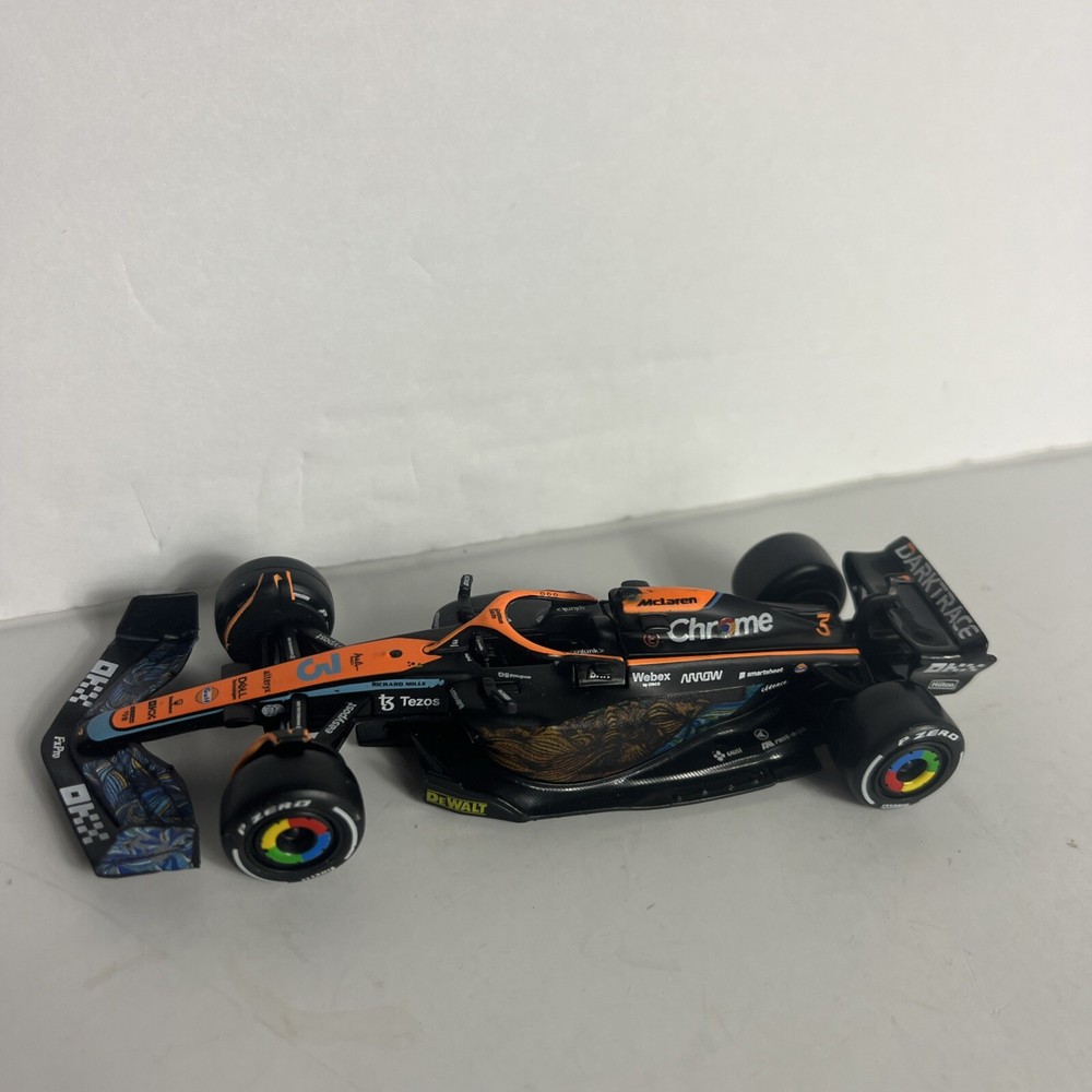 Bburago 1/43 - MCLAREN MCL36 Racing Car Model 02431