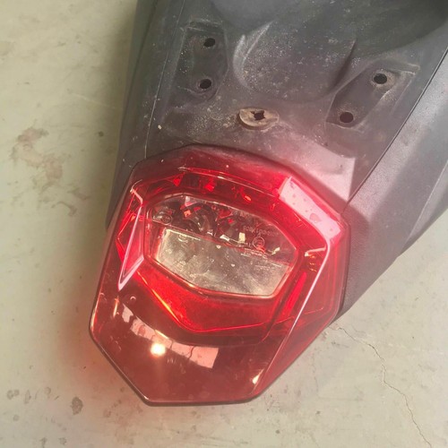 REAR TAIL FAIRING COVER SET BRAKE LIGHT BENELLI BN302 302 BN302S 2015 15 - Picture 6 of 7