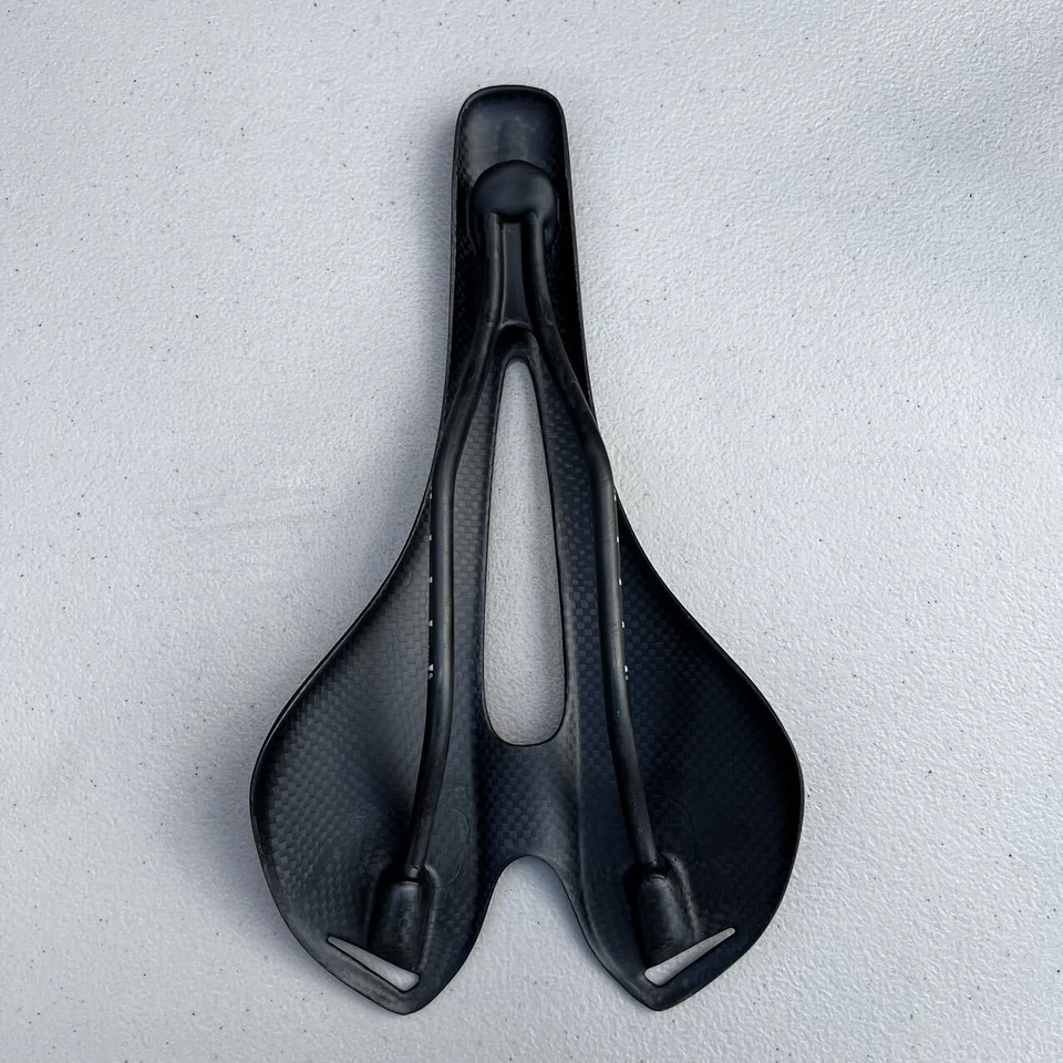 Sillín de carbono para bicicleta de carretera 270*141 MTB asiento de bicicleta alfombrilla de asiento delantero ultraligera Foto 2 de 4