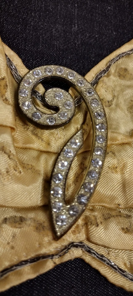 CASI ANTIGUO BROCHE AÑOS 30 3 piezas Disfraz Niñas CINTURA 20 HALLOWEEN HISTÓRICO Foto 3 de 4