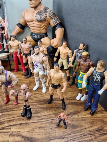 WWE WWF Vintage-Now Wrestling Action Figure Lottatori Misti OLTRE 50 Pezzi Custodia - Foto 13 di 23