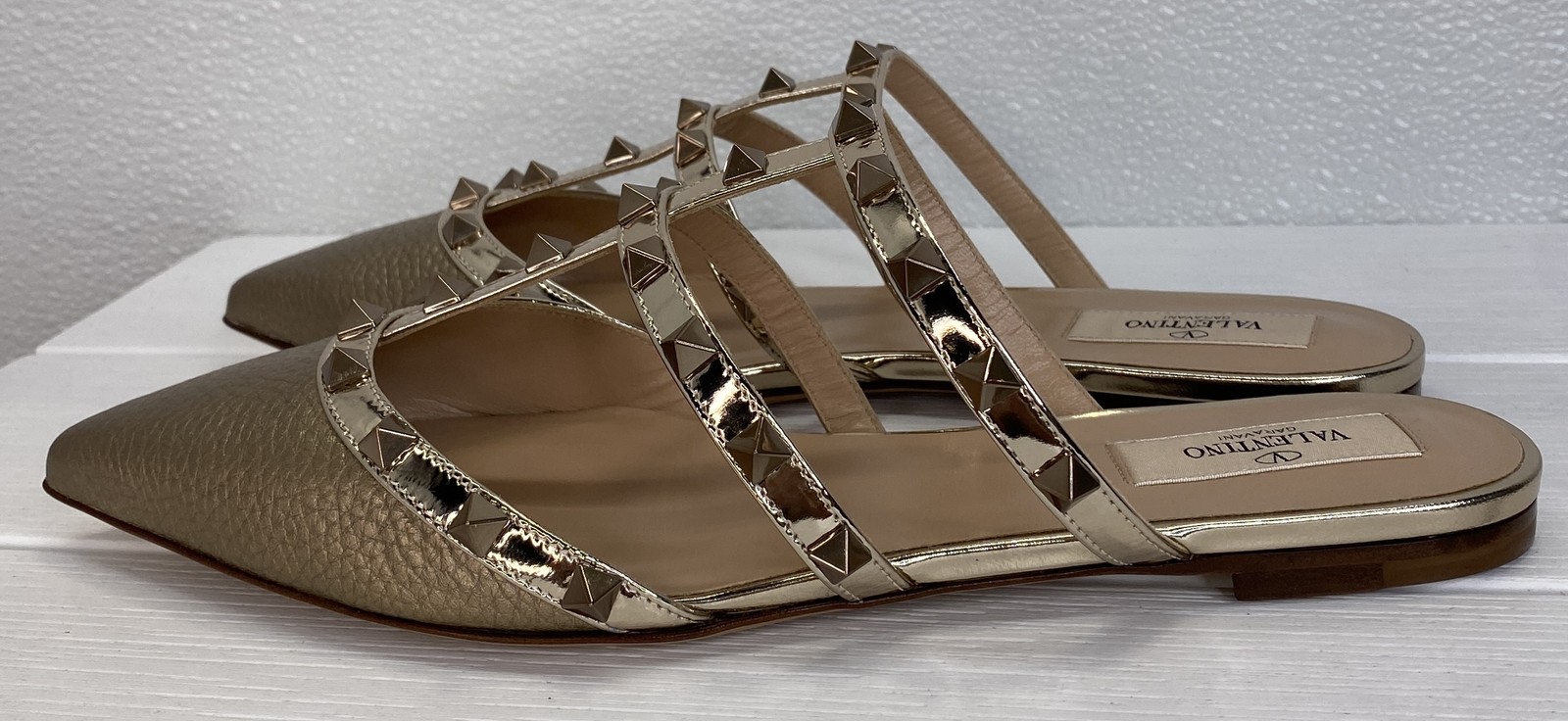 Valentino Garavani Rockstud Leather Mules Women's Size 9 Beige Slip On Flats thumbnail 4