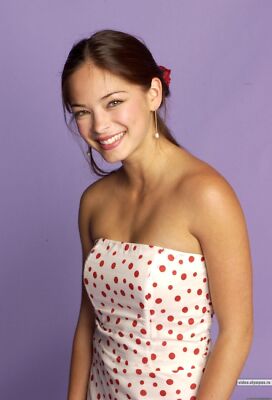 kristin kreuk red dress A Kristin Kreuk Red Dotted Dress 8x10 Photo Print