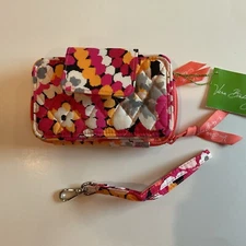 NWT~Vera Bradley Pixie Blooms Wristlet 2.0 ￼