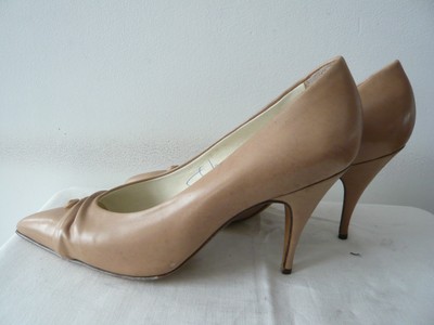 Escarpins Vintage ASTRE Paris Années 1960 – Beige Glacé, Taille 37, Talon Aiguille, Neufs Sans Emballage
