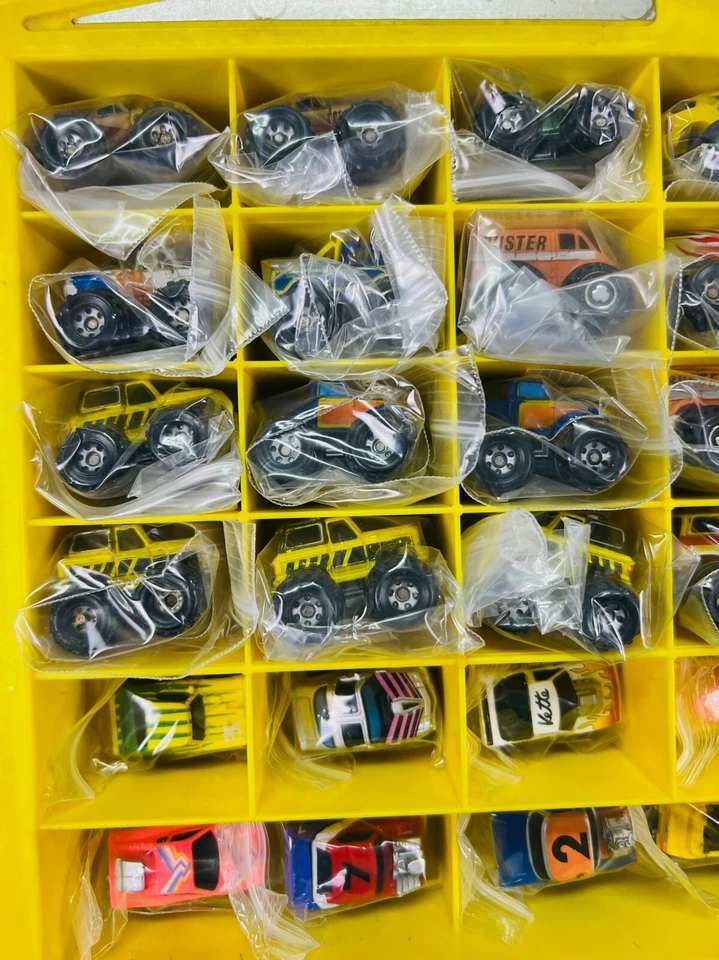 🔥🔥Vintage Galoob Micro Machines 1989Yellow Display Case Lot Of 48 Cars 🔥🔥 - Image 4 of 4