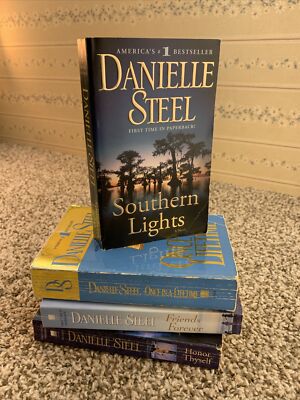 Danielle Steel Bundle lot of 4 Southern Lights, Honor Thyself, Friends Forever.