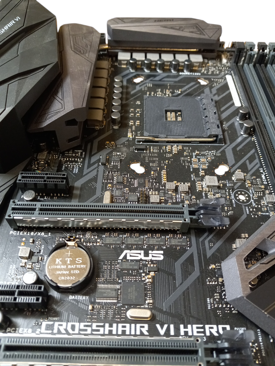 ASUS ROG CROSSHAIR VI HERO Socket AM4 AMD Motherboard