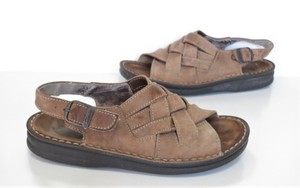 clarks walking sandals mens