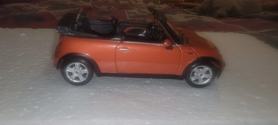 metal Diecast mini cooper Carbio Convertible  - Image 2 of 4