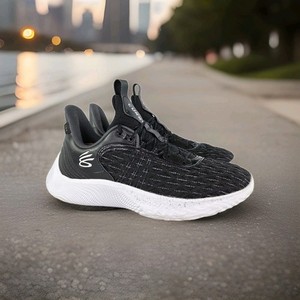 カリー9 28cm アンダーアーマー公式】 カリー フロー 9 セサミストリート