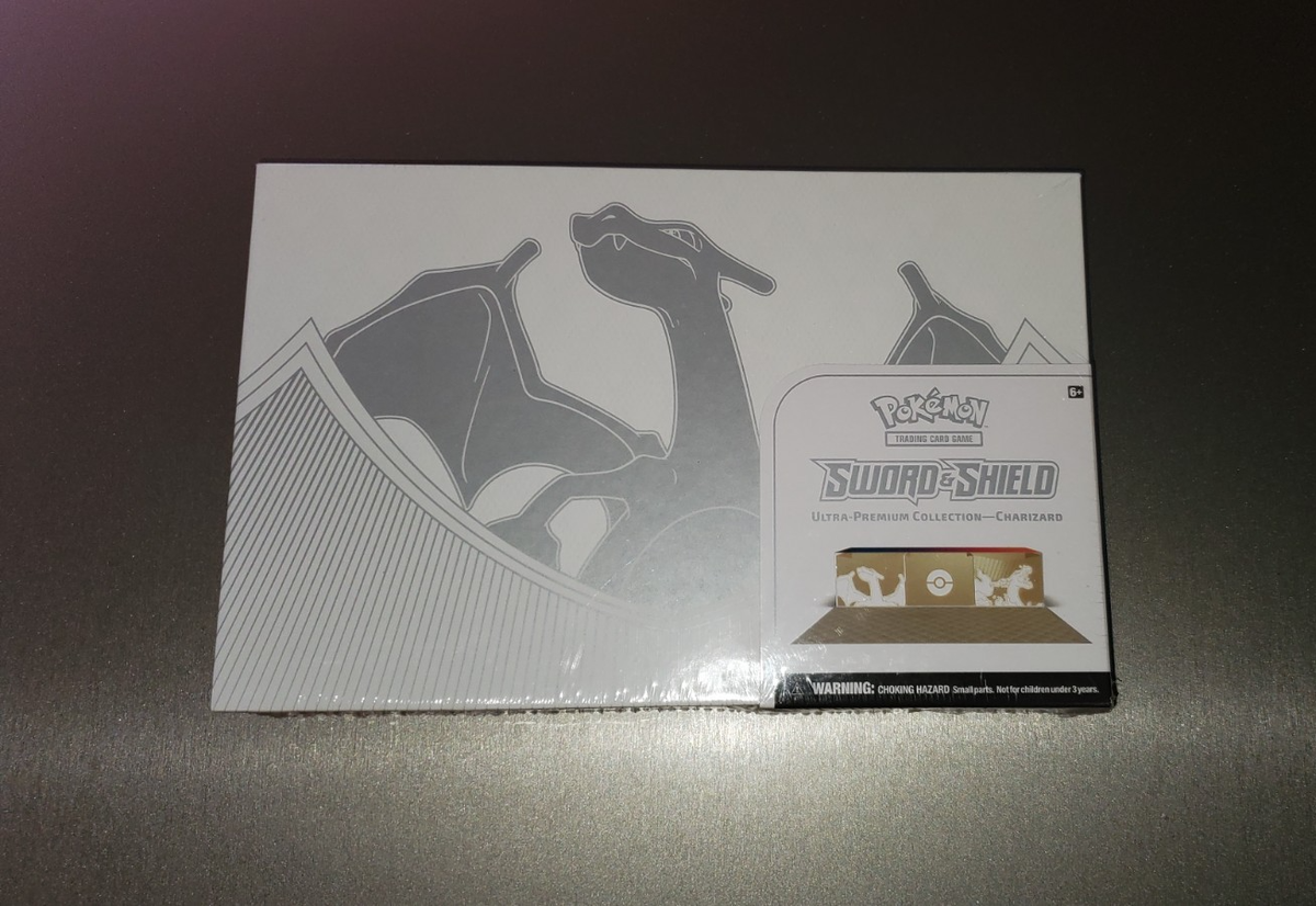 Nintendo Pokémon TCG Charizard Ultra Premium Collection - 16 Packs