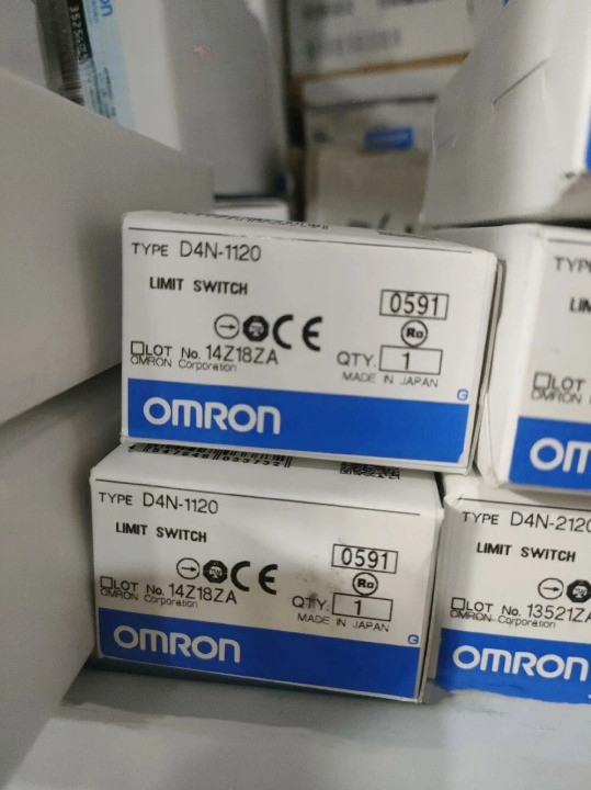 FOR D4N-1120 Omron Travel Limit Switch D4N1120