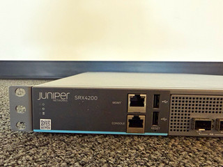 Juniper Networks SRX4200 Rackmount Firewall Services Gateway SRX4200 SYS JB AC