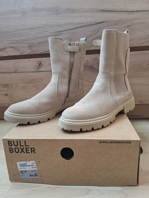 Stiefel für ein Teenager-Mädchen.