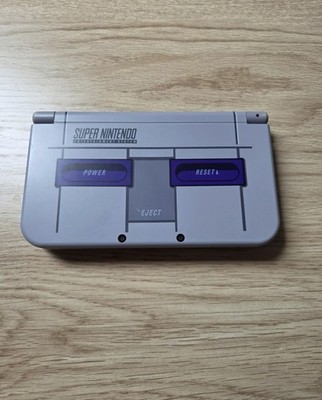 Nintendo New Nintendo 3DS XL SNES Edition Gray 4 GB Handheld Console (NTSC)
