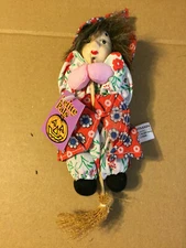 VTG HALLOWEEN PETITE PALS WITCH (MULTICOLOR) W/ BROOM ITEM 85824 ARTMARK 7" 1998