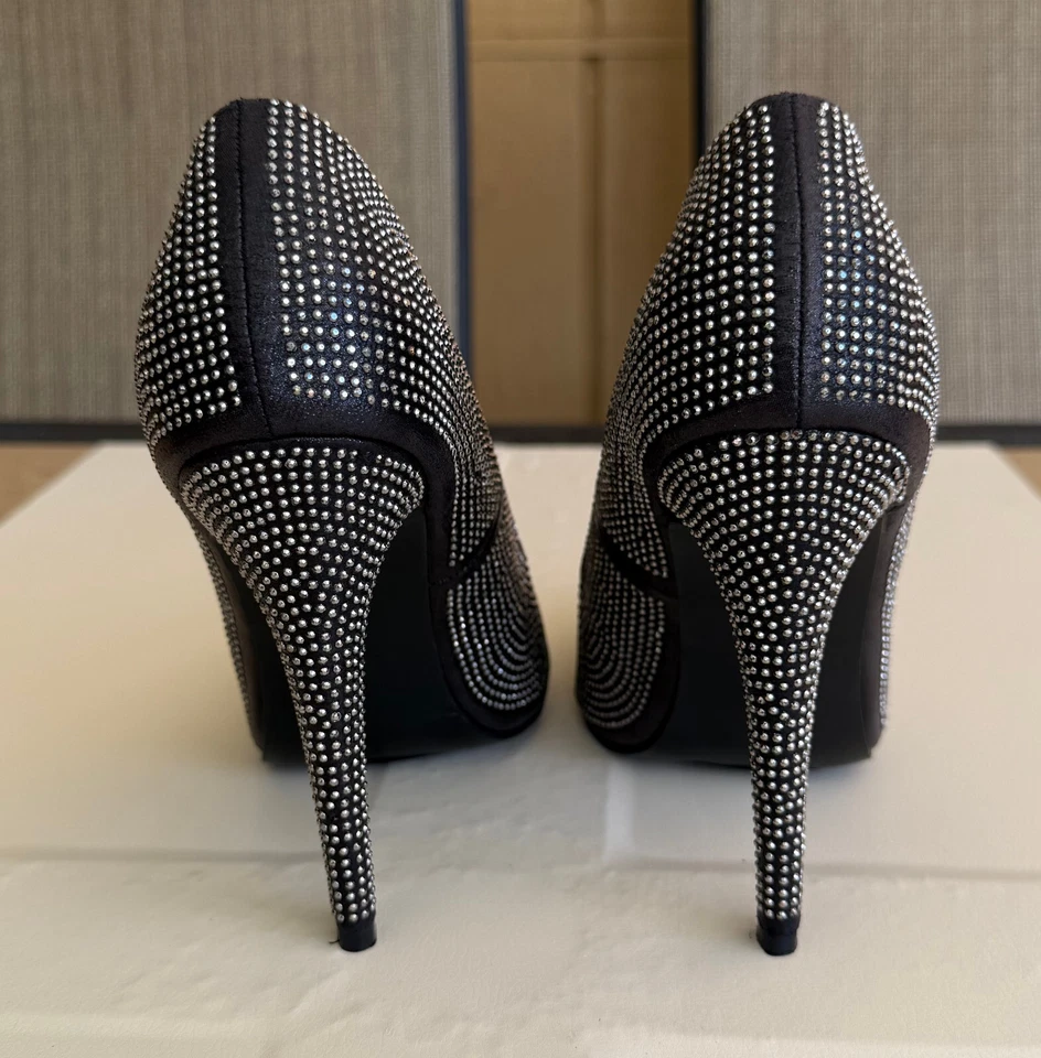 ZAPATOS MUJER LILIANA.TALLA: 7 TACÓN DE AGUJA NEGRO TACHONADO PUNTERA PUNTIAGUDA Foto 2 de 4