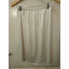 Vanity Fair 4032 White Medium Half Slip Soft Nylon Vintage Length lace bottom