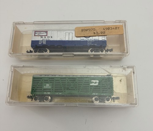 Juego de 2 coches modelo Power escala N Burlington N. BN 508590 y American NADX 8205 | Condition: Used