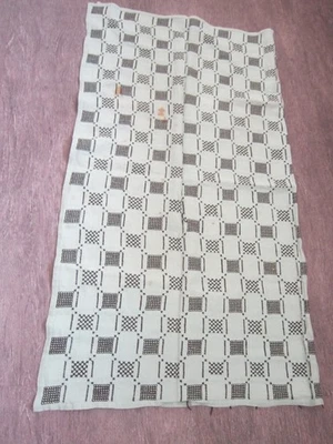 alte grüne schwere Leinen Tischdecke mit Stick Muster, ca. 140cm x 120cm - Bild 1 von 4