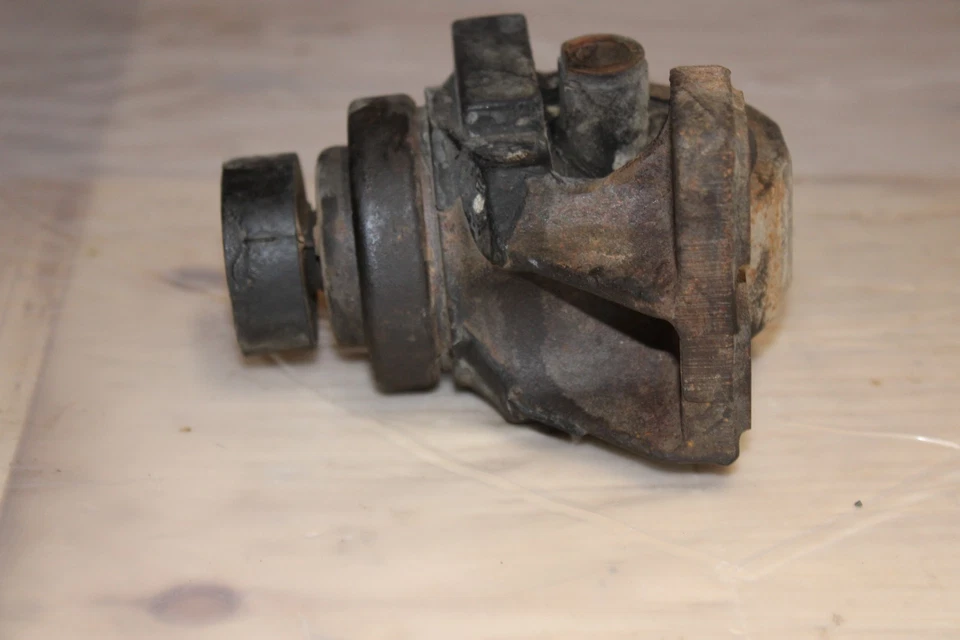 Mazda 626 1993-1997 montaje de motor trasero 2,0 L Foto 4 de 4