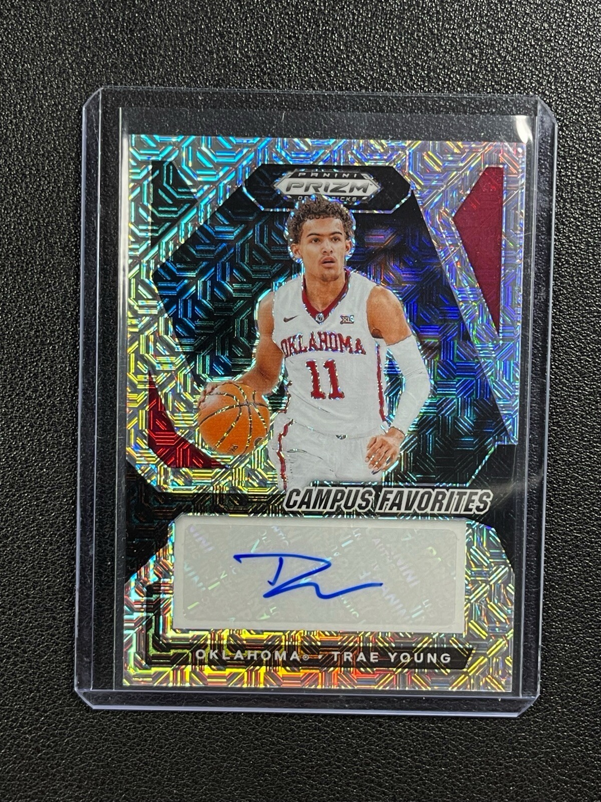 TRAE YOUNG 2024 PANINI PRIZM DRAFT PICKS CAMPUS FAVORITES MOJO AUTO 19/25