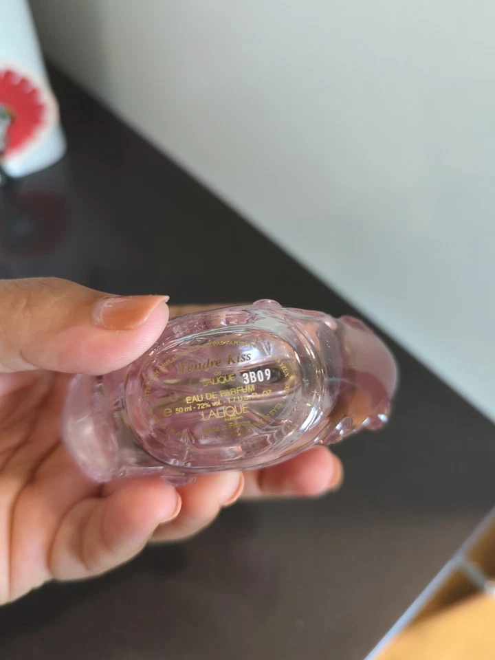 TENDRE KISS DE LALIQUE 1,7 oz / 50 ml eau de parfum descontinuado vintage Foto 4 de 4