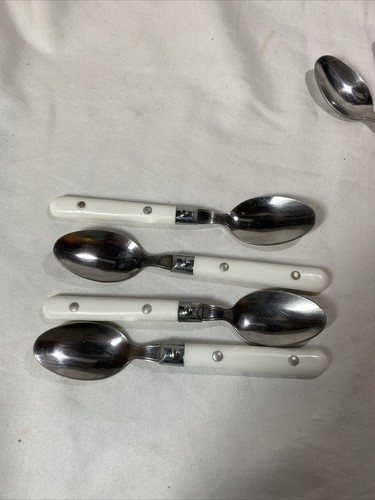 21 Pieces Of Stainless China Plastic Handle Lot 12 Spoons, 4 Forks, 5 Knives - Picture 2 of 11
