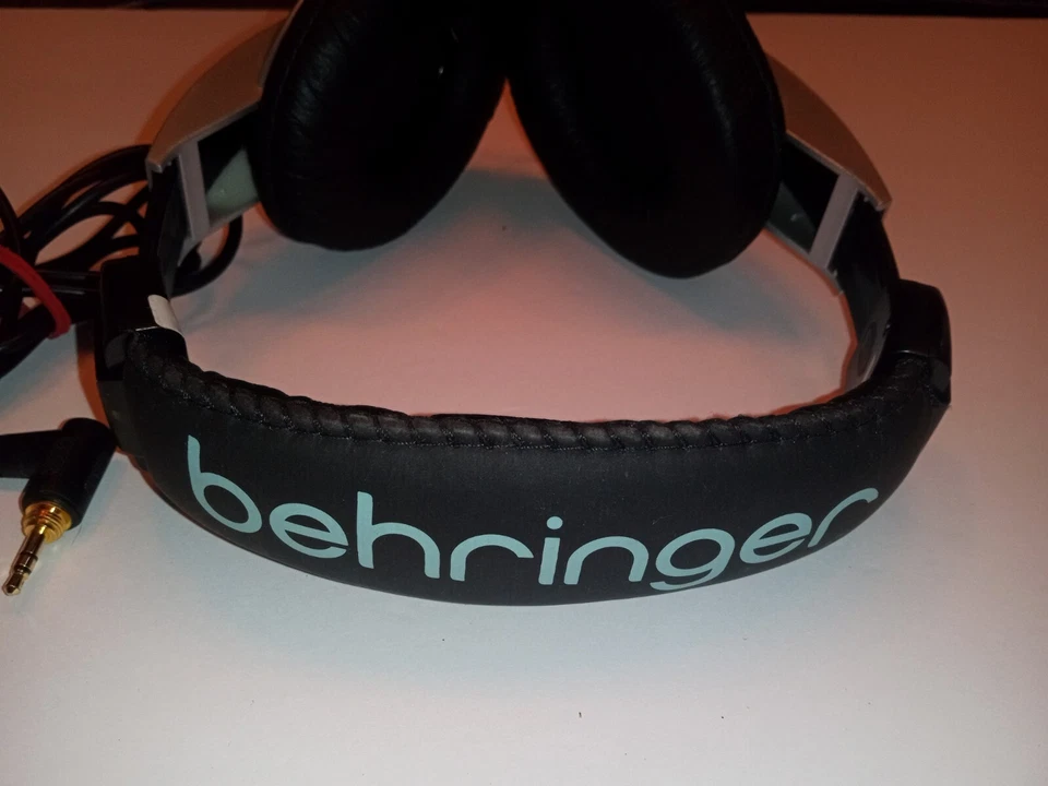 Auténticos auriculares Behringer Studio Monitor HPM1000 tipo cerrado plateados y negros Foto 2 de 4