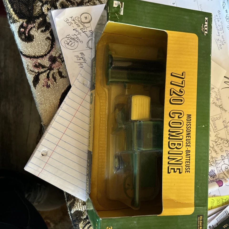 John Deere 1/64 Diecast Combine RC2 2005 - Image 4 of 4