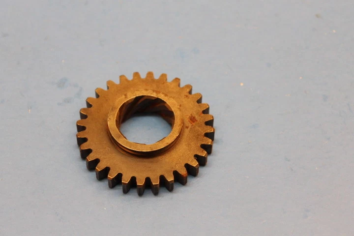 NOS Yamaha AS2C AT1 CS3 CT1 G6S HS1 Kick Gear (28T) #180-15641-00-00  - Image 4 of 4