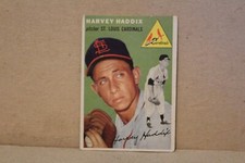 1954 TOPPS HARVEY HADDIX BASEBALL CARD #9