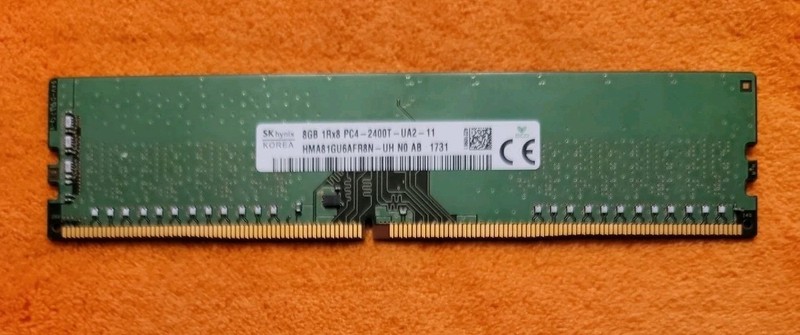 SK Hynix 8GB DDR4 2400MHz PC4-19200 UDIMM Desktop RAM HMA81GU6AFR8N-UH