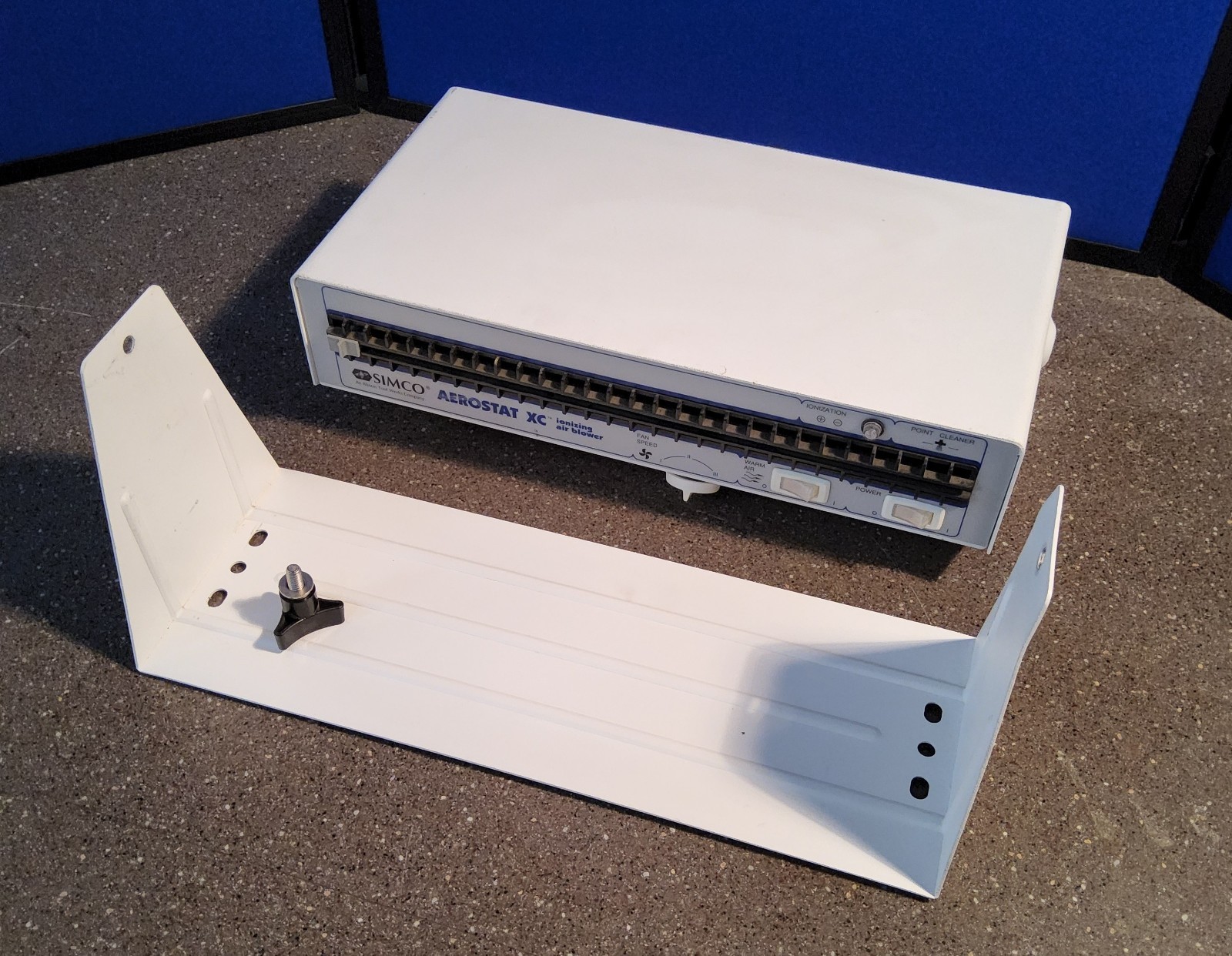 Simco Aerostat XC Ionizing Air Blower Adjustable Fan 4002612 + Mount