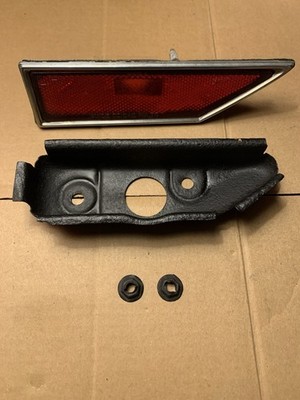 70-72 Oldsmobile Cutlass 442 Rear Side Marker Light 5962469 LH and bracket