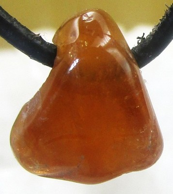 HILUTIT ZIRKON  Freeform  Anhänger   TROMMELSTEIN  GEBOHRT Heilstein    Nr.4