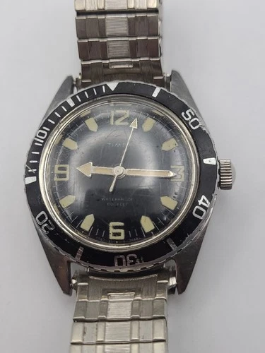 Vintage TIMEX Men’s 600Ft Mechanical Skin Diver Watch FORPARTS OR REPAIR