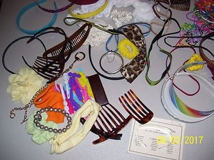 LOT OF ASSORTED HAIR DECORATIONS / SUPPLIES, HEADBANDS, BARRETTES, BRACELETS FS