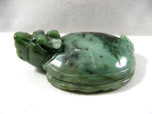 Pendente Giada Verde Naturale , incisa a mano "Drago Tartaruga" , H.cm.4,7
