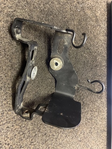 Kawasaki KLE650 Versys ABS Pumpenhalter 11056-3977 Bj 2015