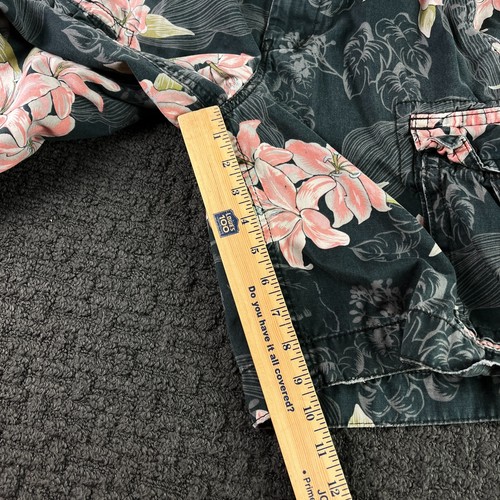 American Eagle Cargo Shorts Mens Size 31 Gray Pink Floral Classic Fit Preppy - Picture 7 of 9