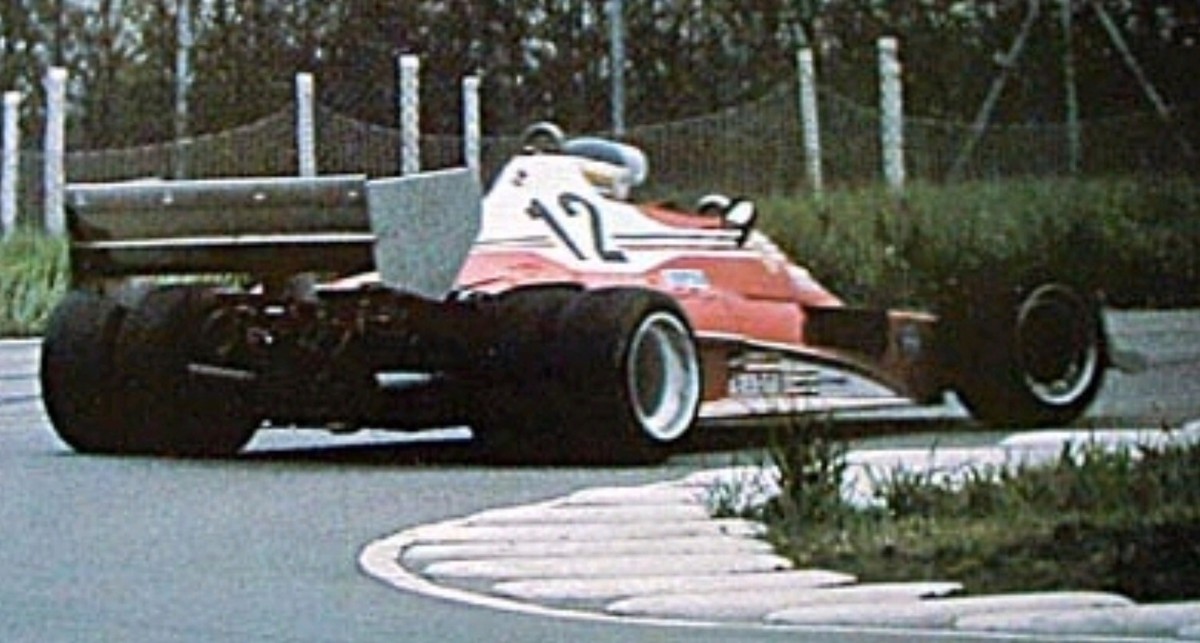 ヴィンテージ品　ヴィンテージ　Polistill 戦車 POLISTIL - VINTAGE DIECAST 1/16 FERRARI 312 T6 F1 - #11 NIKI
