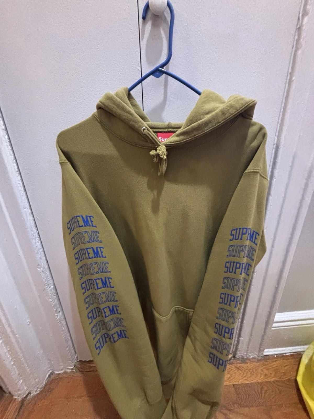 SUPREME Felpa con cappuccio Archivio Verde Esercito Uomo Taglia Large Logo sulla Manica