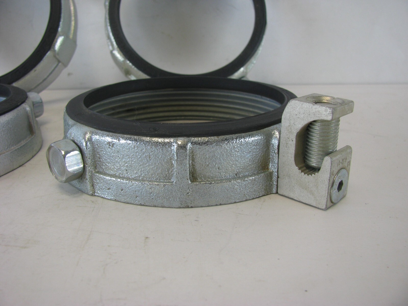 LOT OF 4 NEW Appleton GIB350L20AC 31/2" Insulated Grounding Bushing