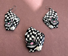 Unsigned Kelly Graham Wooden Cheshire Cat Earrings And Brooch