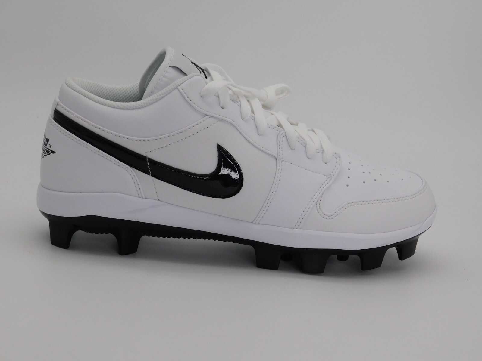 jordan retro 4 baseball cleats