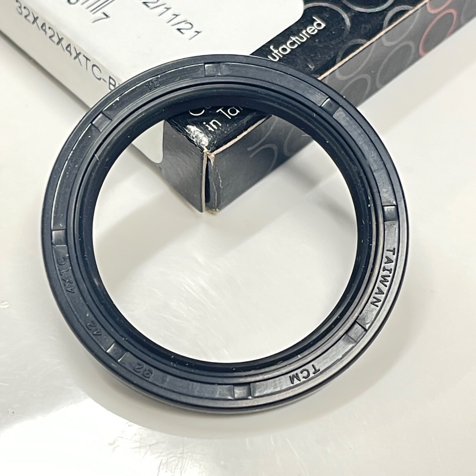 TCM 32X42X4XTC-BX DICHTOMATIK SEAL 32X48X8 REPLACEMENTS BY LIBERTY SEALS INC.